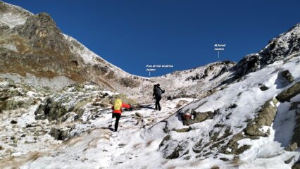  Verso il P.so di Val Andrina nella valle omonima.