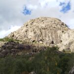 La Tête de la Maye. La via percorre i risalti in ombra.