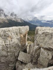 Sassone tra le cime, punto chiave per traversare da una all'altra