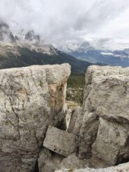 Sassone tra le cime, punto chiave per traversare da una all'altra