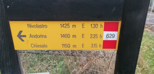 cartelli alla partenza da Ronco Canavese
