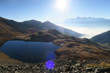 il lago del Fallere. sullo sfondo a sinistra le Punte Chaligne e Metz