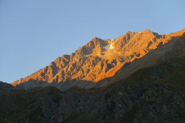 tramonto sul Velan, a sinistra la cresta 