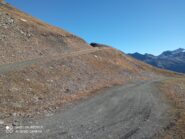 tenere come riferimento il dosso erboso al centro per salire da sud