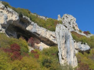 l'Obelisco roccioso e la Grotta S.Angelo
