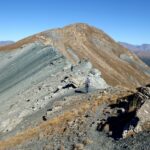 La dorsale sommitale vista da poco oltre il Colle.