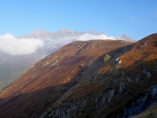 M.te La Motta dall'Alpe omonima con il Duria sullo sfondo.