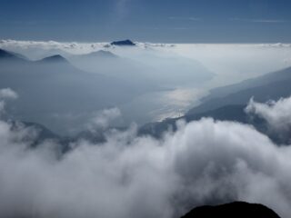 Adesso uno scorcio del Lago si vede!