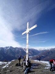 la croce di vetta sul versante Val Varaita