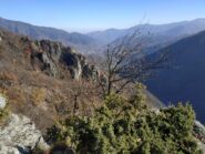 Valle di Viù dal ginepro della Rocca Lusoira.