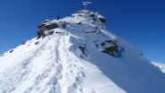 Deposito attrezzi con inizio del tratto alpinistico facile. 