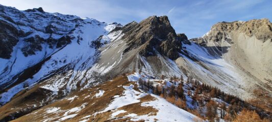 gran vista  verso Rocca del Lago e il Passo di desertes