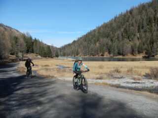 costeggiando il Lac de l'Orceyrette