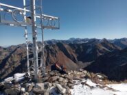 Argentera sullo sfondo