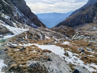 Discesa verso il Pian dell' Olio e Viozene 