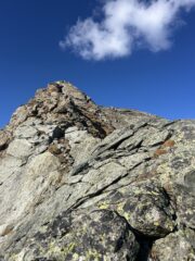 Roccia buona all'inizio della cresta