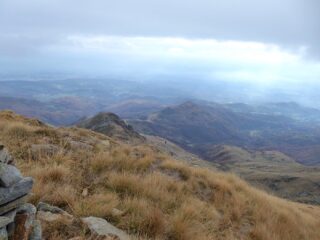 Dall'ometto  verso valle, in direzione di P.ta Frera.