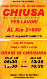 Per info, il cartello all'ingresso di Acceglio 