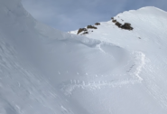 Ingresso per evitare la cornice, molto esposto.
