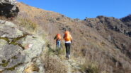 Il traverso ascendente verso il Colle Vardlà