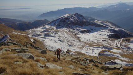 Salendo verso l'anticima 2.299