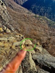 Roccone pericolante!!!   all'uscita della seconda lunghezza di 5C.