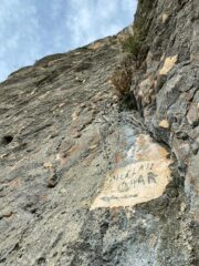 Scritta all'attaco