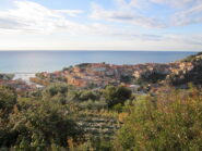 Ventimiglia salendo alla Madonna delle Virtù