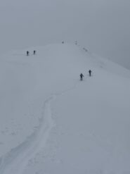 La croce di vetta in vista 
