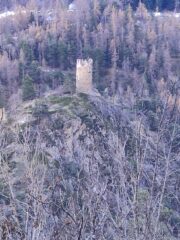 Argh..il castello di Montmayeur sull altro versante...sempre sfuggente.. bellissimo!