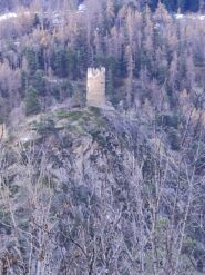 Argh..il castello di Montmayeur sull altro versante...sempre sfuggente.. bellissimo!
