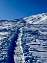 Traccia autostradale sullo spallone