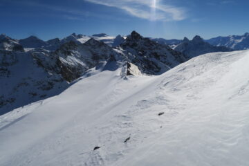vista verso la cima alpinistica