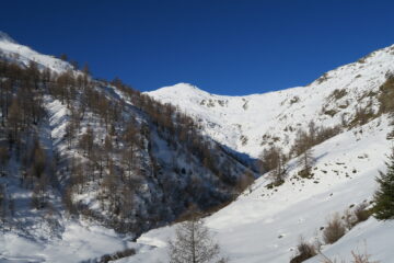 il vallone che porta al bivacco