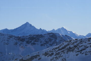 vista verso Grivola e Gran Paradiso dall'interno