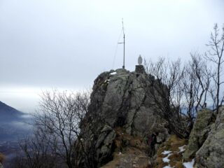 Sotto la madonnina di Rocca Sella.