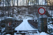 ll ponte ghiacciato sotto il piazzale del Santuario