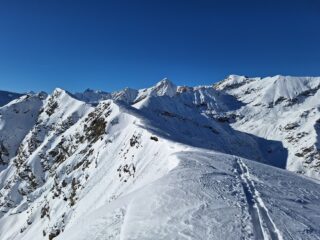 Cresta finale e panorama sull'alta val d'Angrogna 