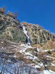 La cascata dalla strada