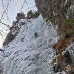 Marco sulla cascata