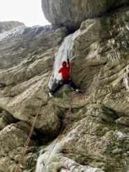 Tiro di misto al fondo della gorgia (4 fix nuovi più sosta).