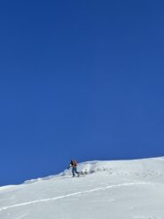 Quasi usciti sullo spartiacque con il vallone di Niquidetto