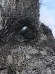 Arco di roccia finale (notare le paramassi!)