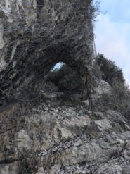 Arco di roccia finale (notare le paramassi!)