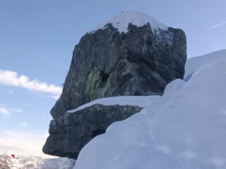 Il profilo (quasi) umano di un masso sul primo tratto della dorsale.
