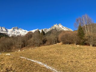 Testa dell' Orso (a sx) e Corno del Cistella