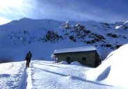 Passaggio all'Alpe Tartarea salendo al colle Cervetto