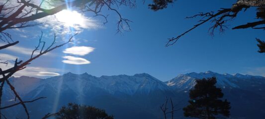 Vista sul gruppo Orsiera-Rocciavrè, da sx punta Il Villano, punta Rocce Nere, monte Orsiera e Francais Pelouxe, poi colle delle Finestre e cime della zona Ciantiplagna