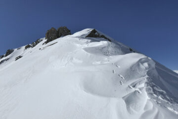 La cresta dal colle