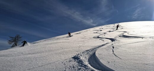 Neve perfetta sotto la cima
